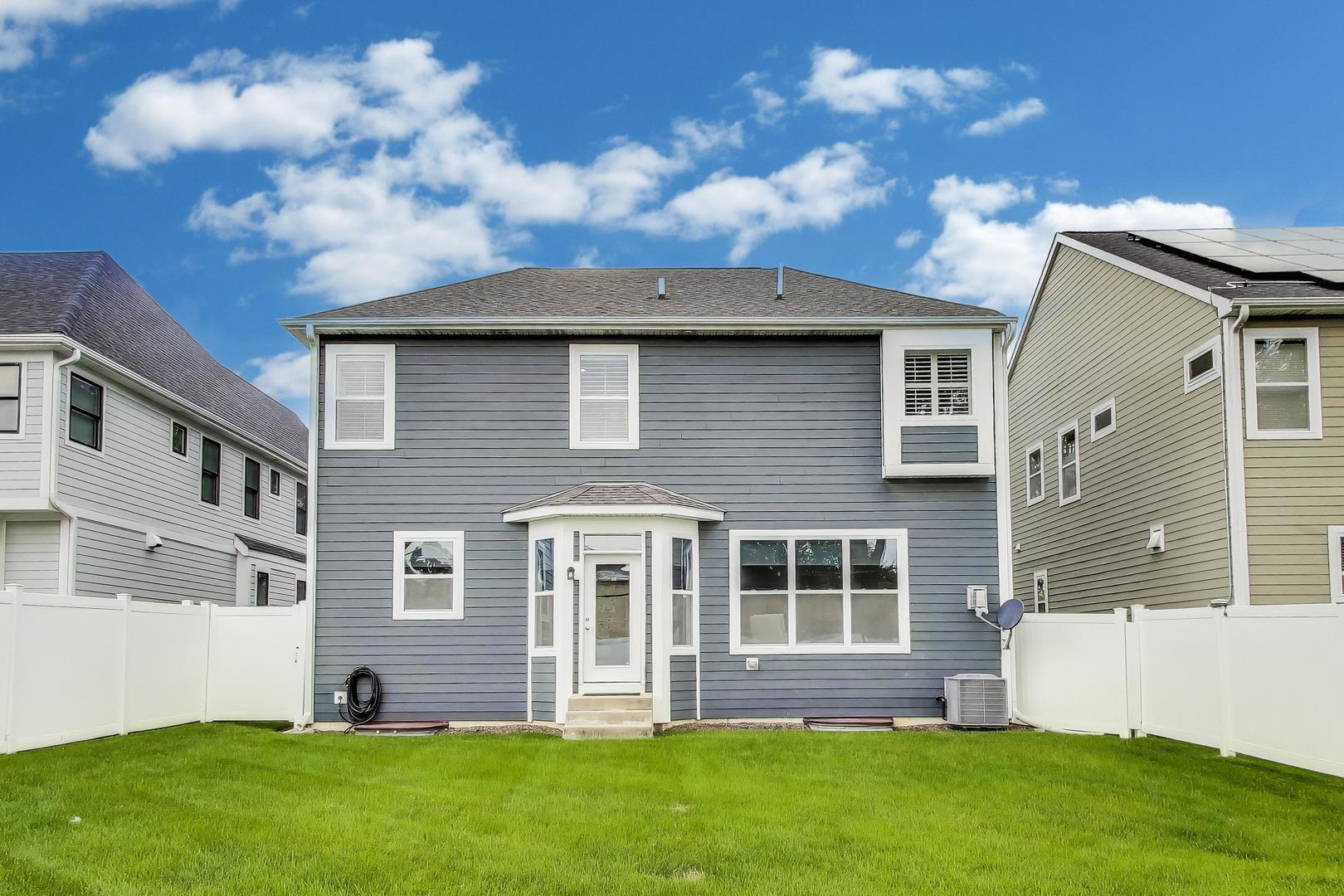 557 N Myrtle Avenue, Elmhurst, IL 60126
