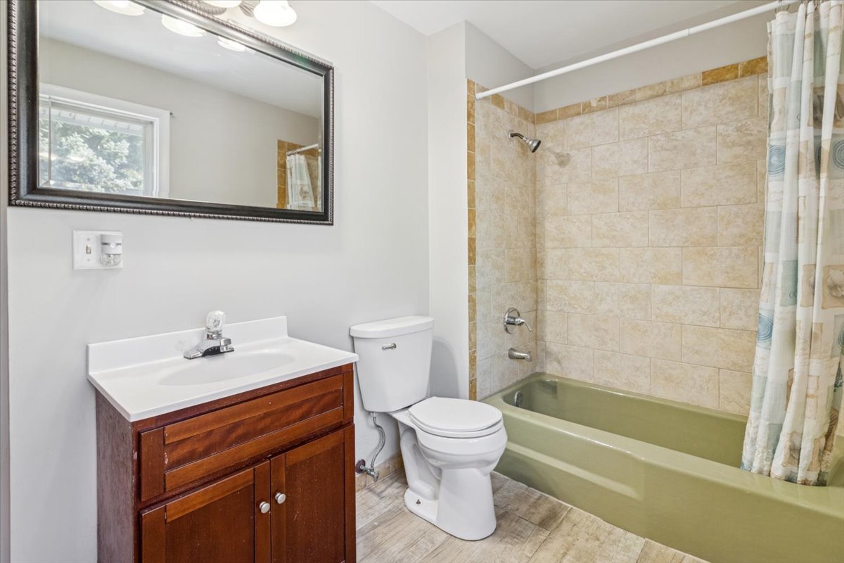 149 Thomas Road, Bolingbrook, IL 60440