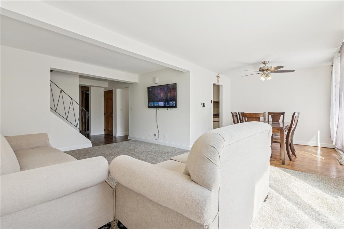 149 Thomas Road, Bolingbrook, IL 60440