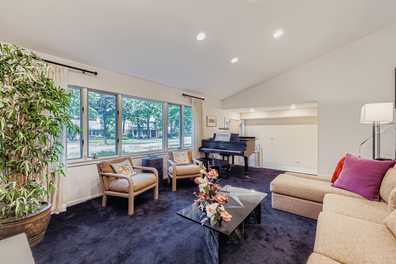 95 Greenbriar E Drive, Deerfield, IL 60015