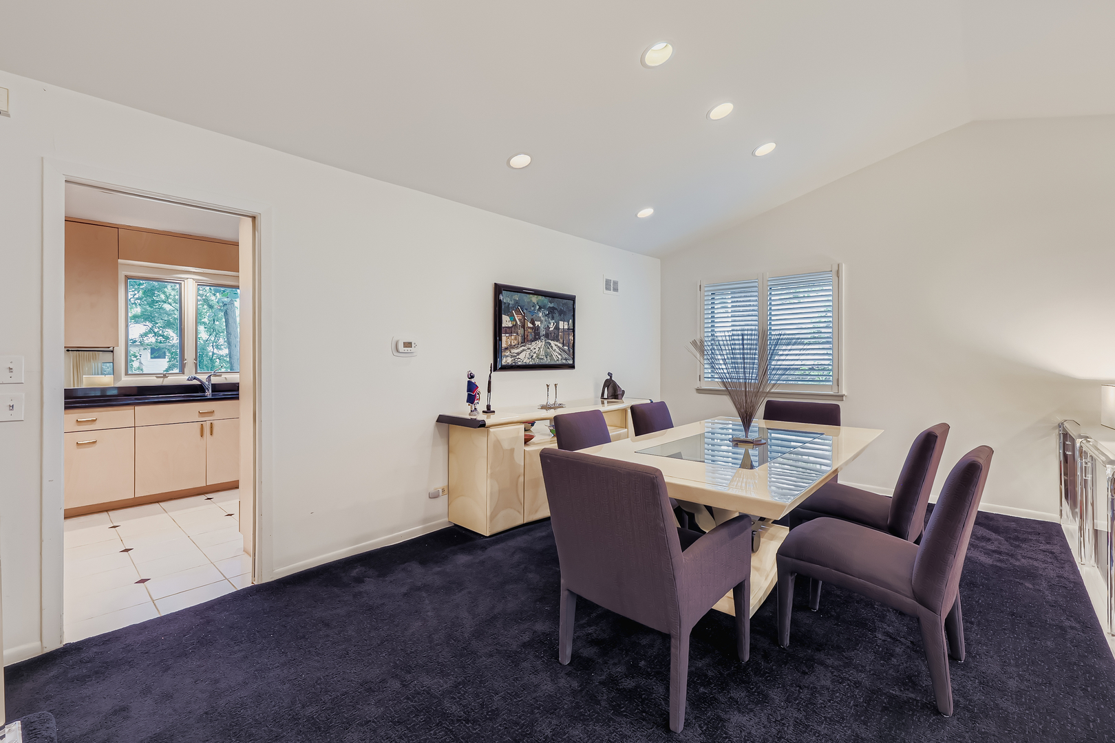 95 Greenbriar E Drive, Deerfield, IL 60015