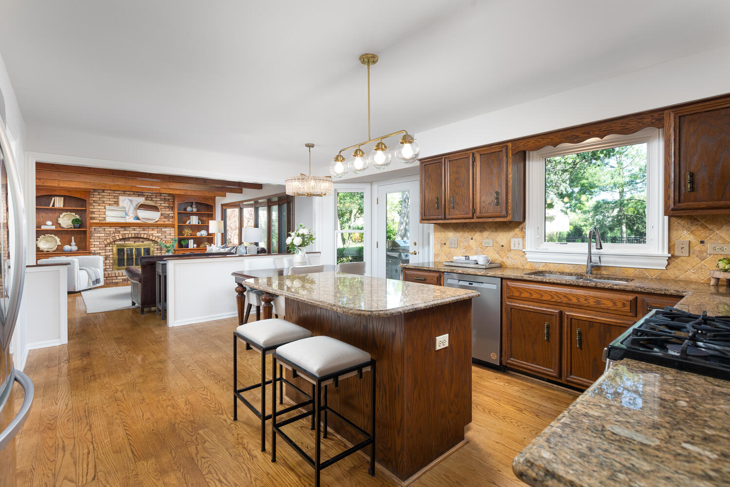 1813 Knapp Court, Wheaton, IL 60189