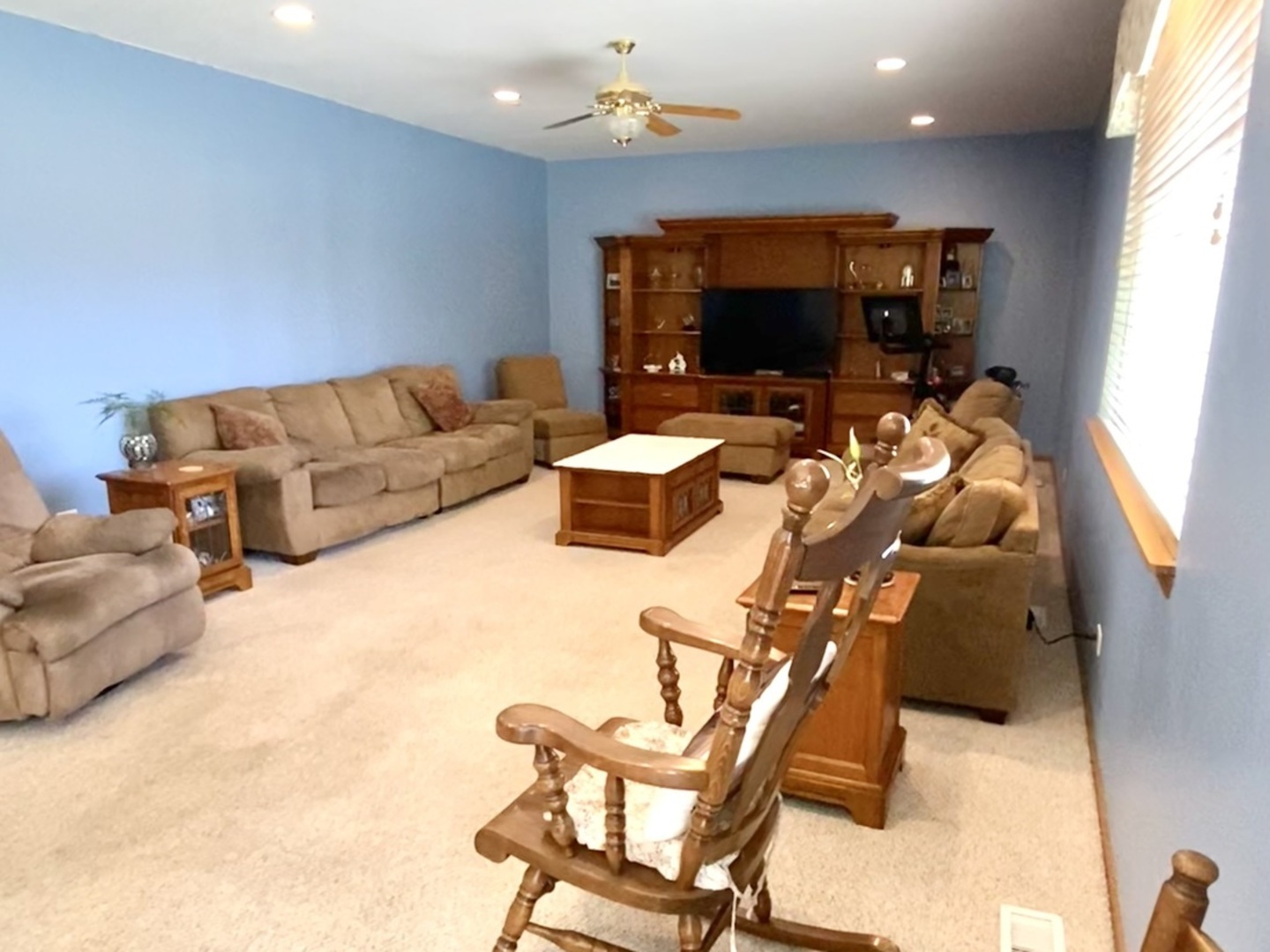 1056 Deertrail Court, Antioch, IL 60002