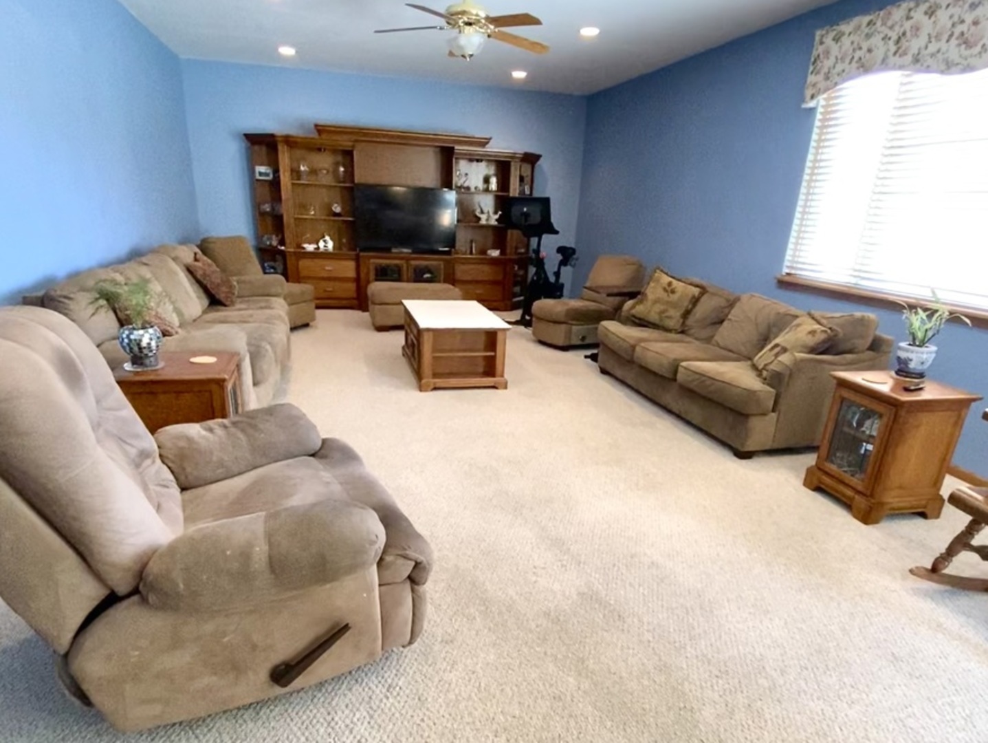 1056 Deertrail Court, Antioch, IL 60002