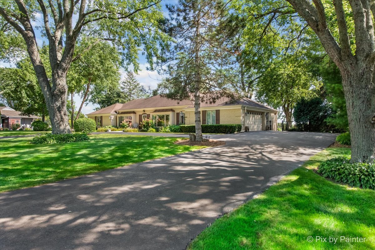 169 Crestview Court, Barrington, IL 60010