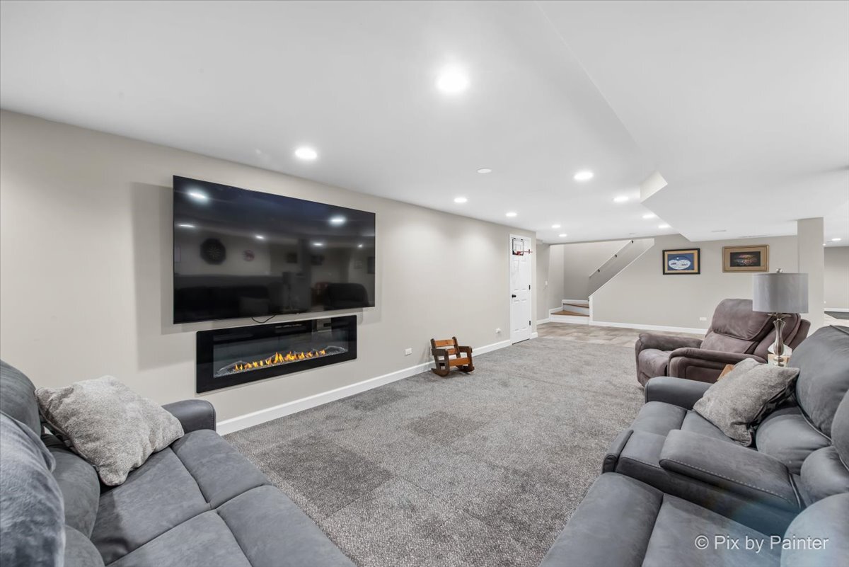 169 Crestview Court, Barrington, IL 60010