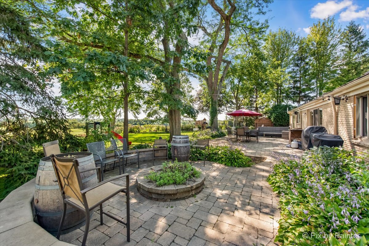 169 Crestview Court, Barrington, IL 60010