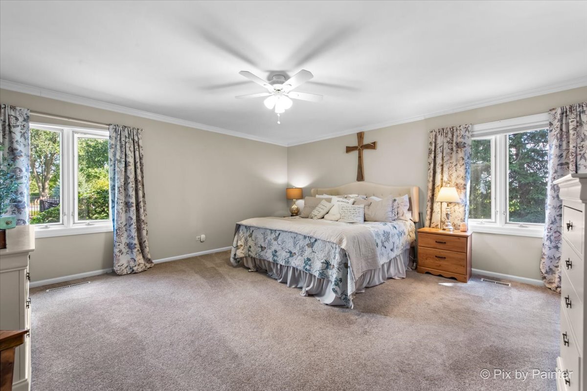 169 Crestview Court, Barrington, IL 60010
