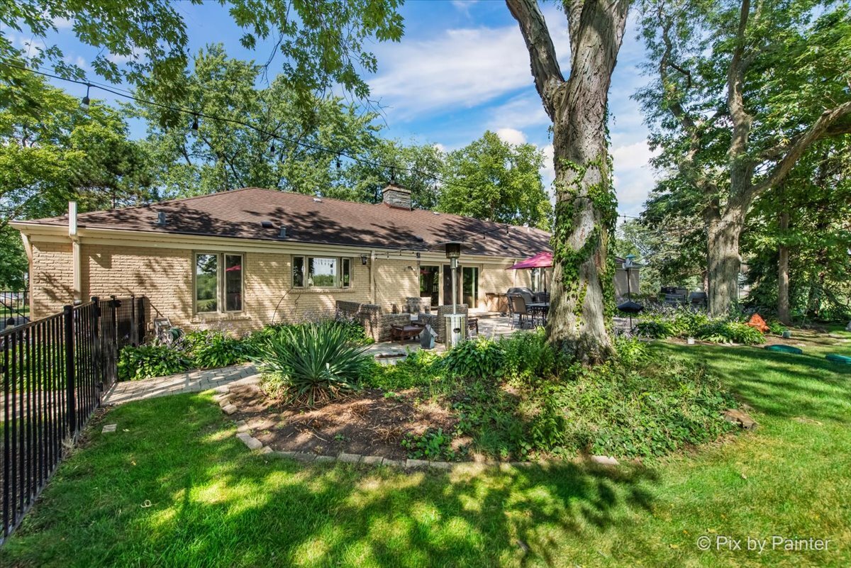 169 Crestview Court, Barrington, IL 60010