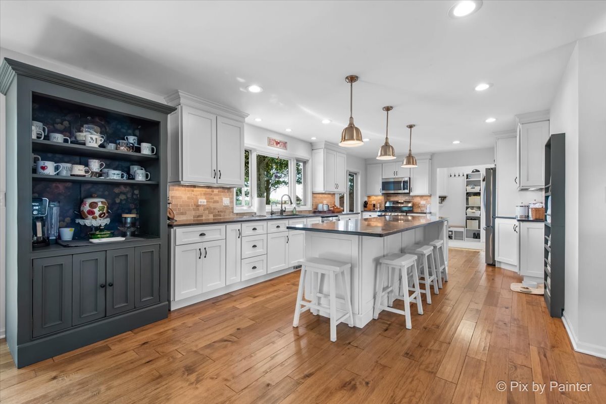 169 Crestview Court, Barrington, IL 60010