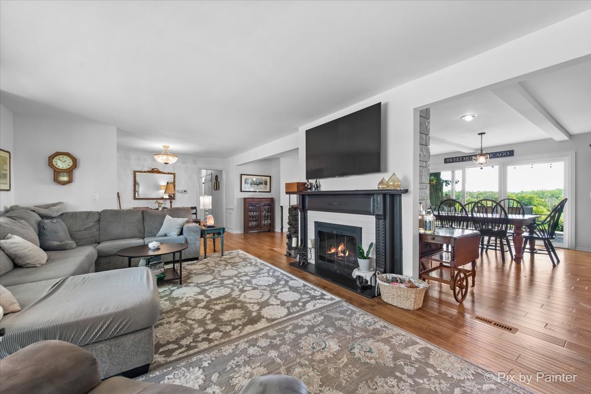 169 Crestview Court, Barrington, IL 60010