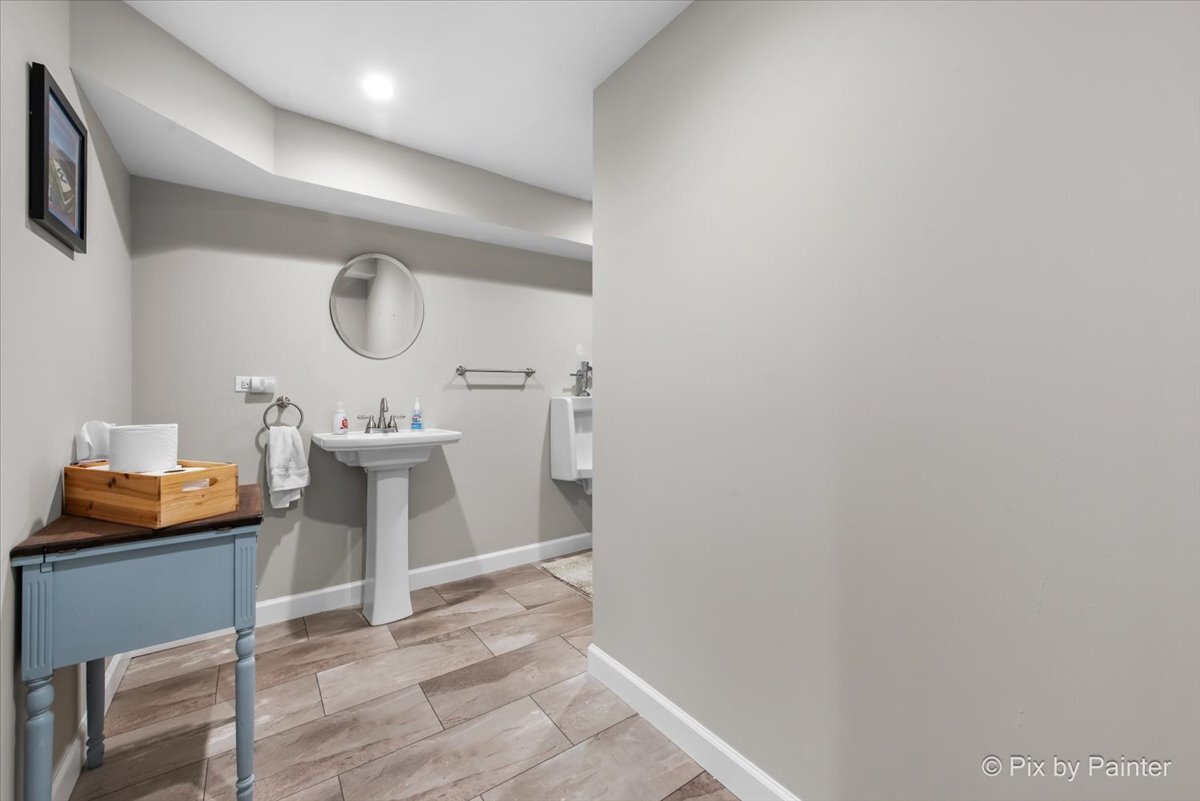 169 Crestview Court, Barrington, IL 60010