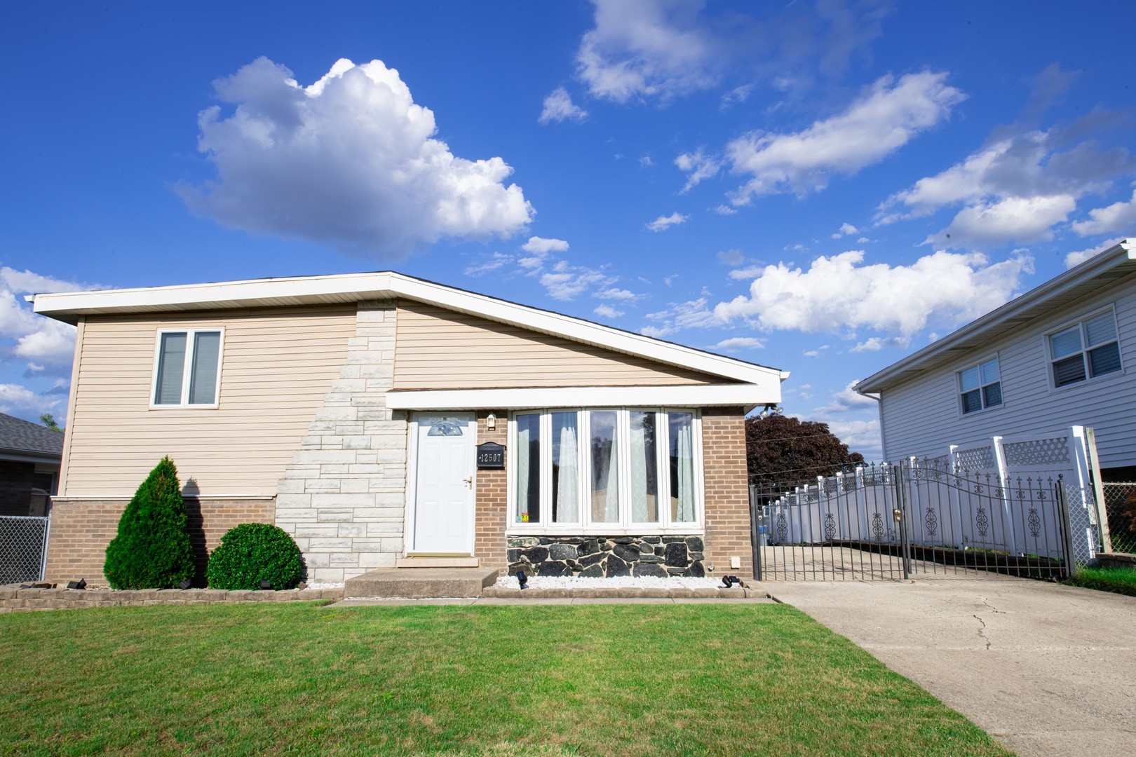12507 S Tripp Avenue, Alsip, IL 60803