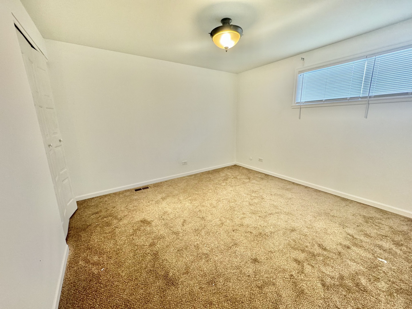 102 N Salem Drive #102, Schaumburg, IL 60194
