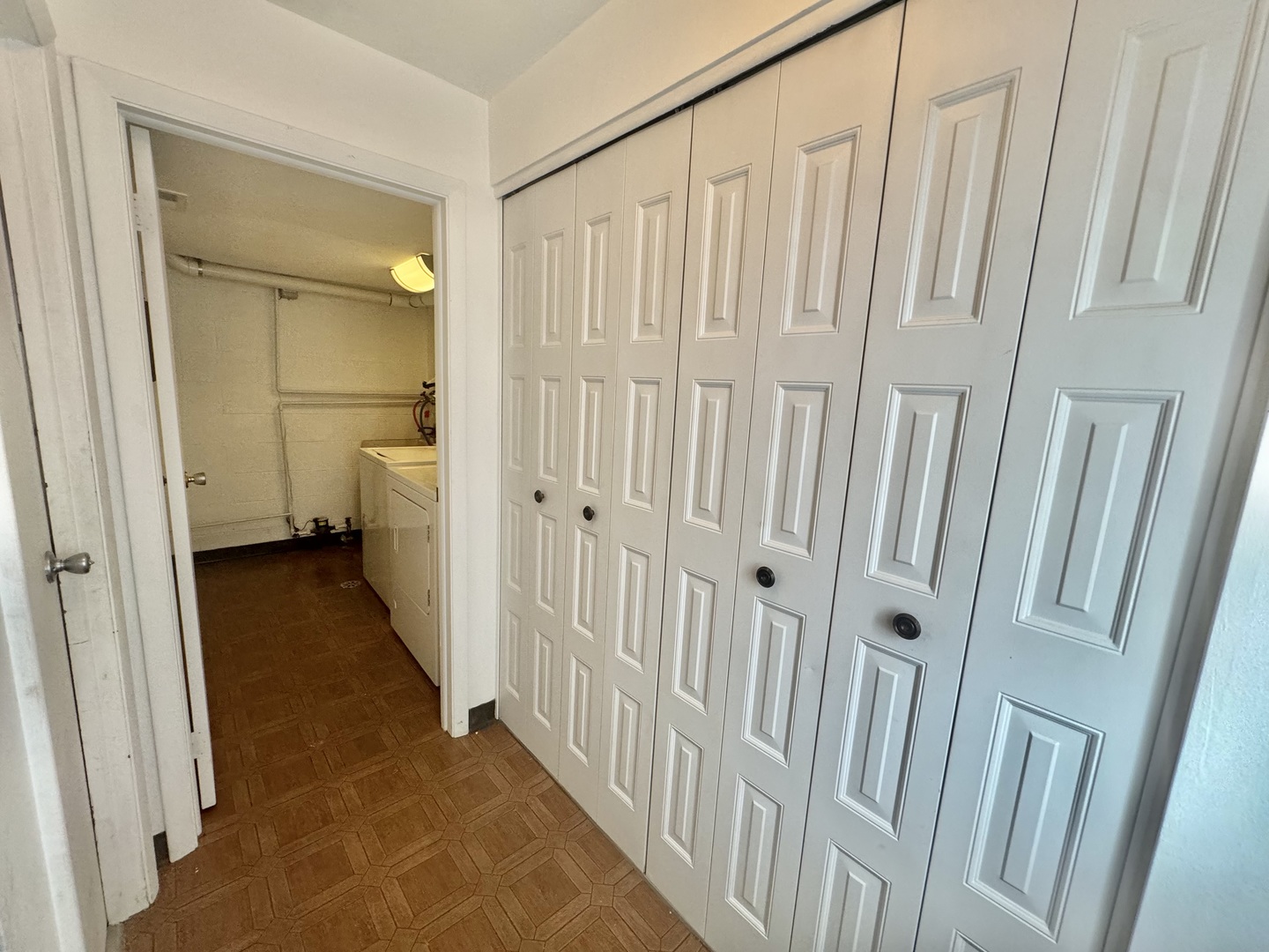 102 N Salem Drive #102, Schaumburg, IL 60194
