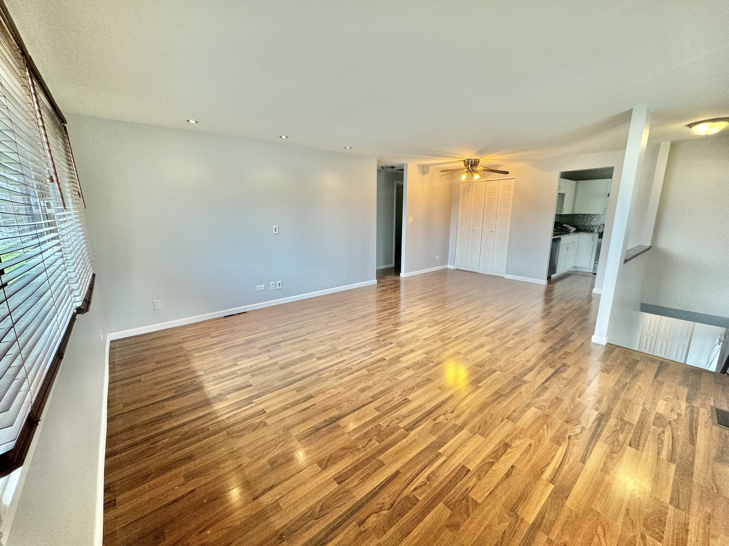 102 N Salem Drive #102, Schaumburg, IL 60194