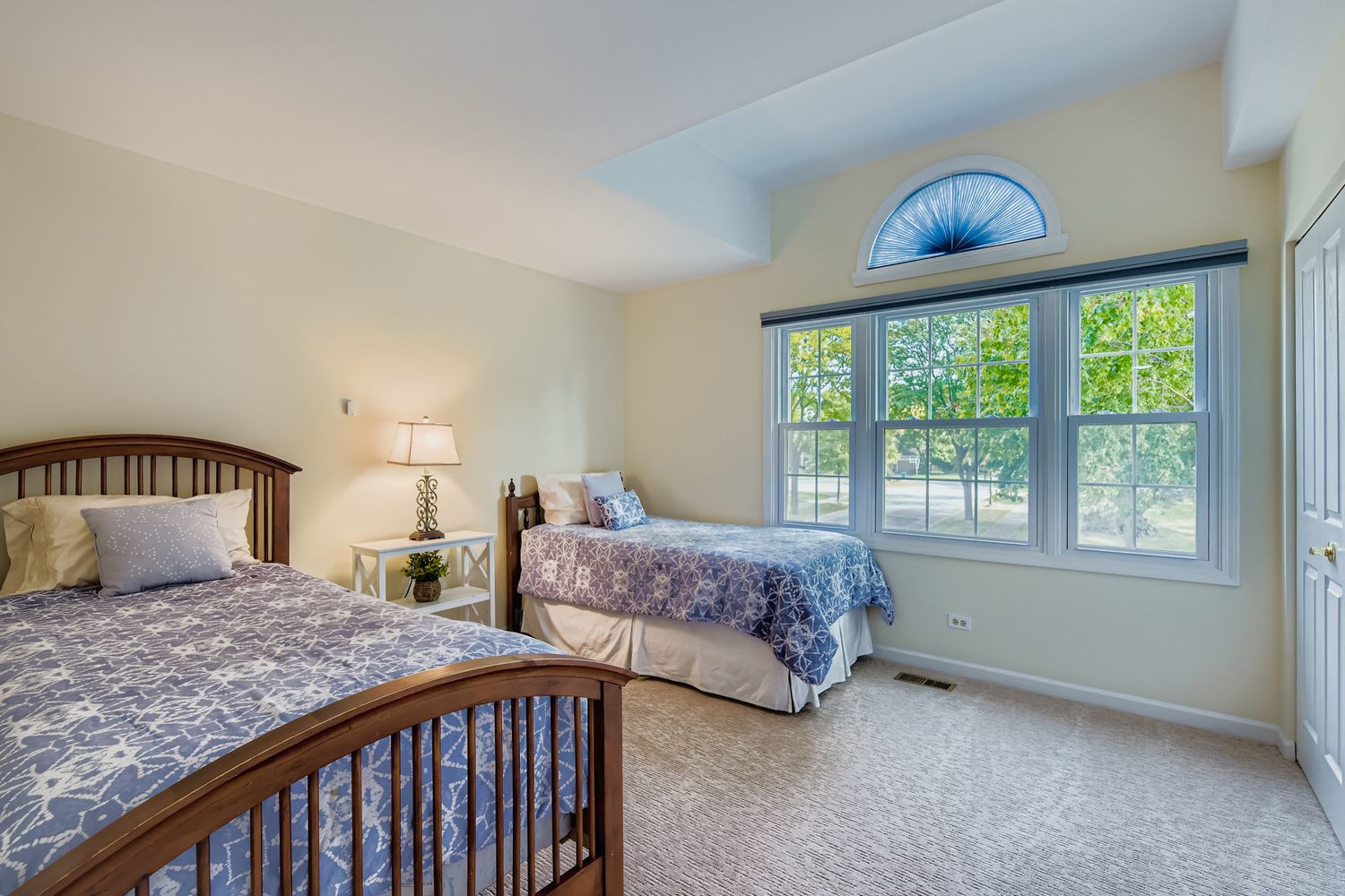 555 Coventry Lane, Buffalo Grove, IL 60089