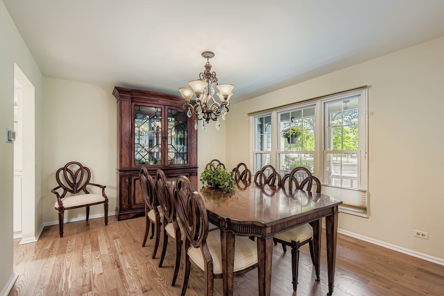 555 Coventry Lane, Buffalo Grove, IL 60089