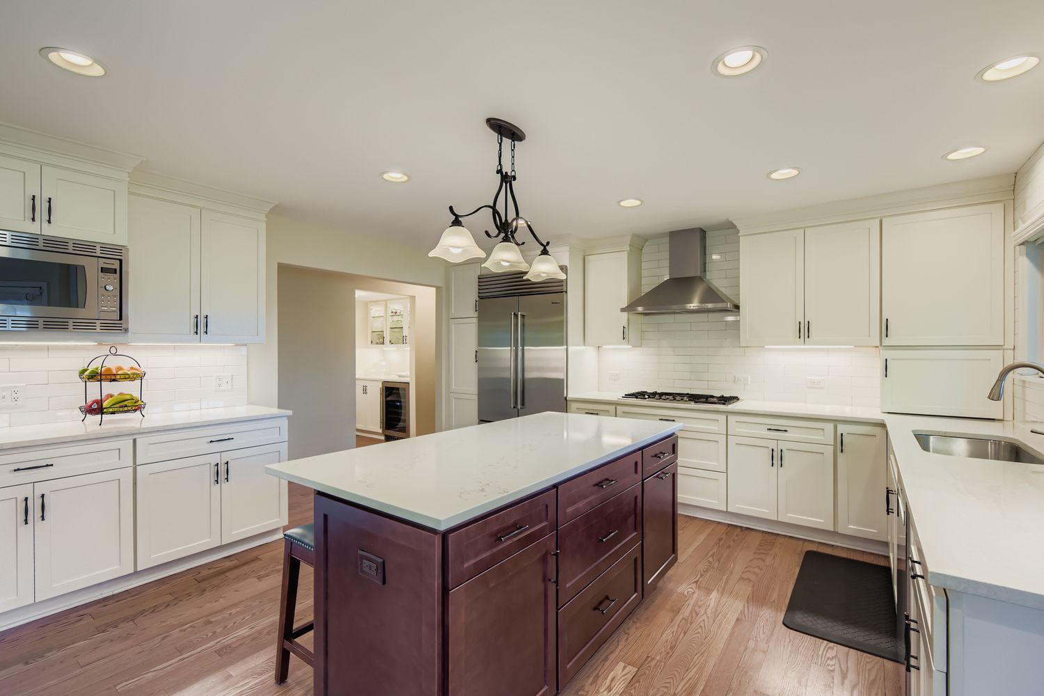 555 Coventry Lane, Buffalo Grove, IL 60089