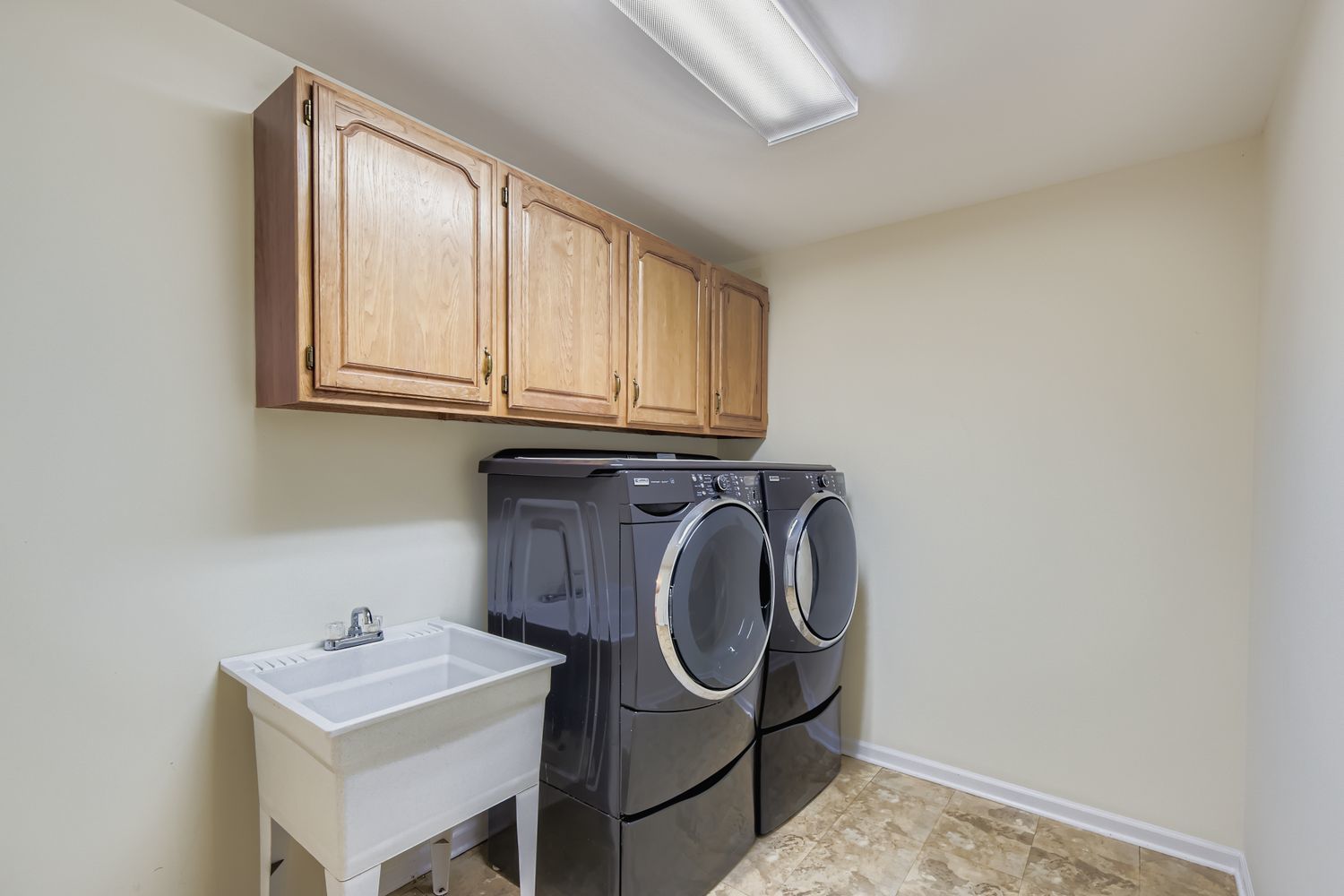 555 Coventry Lane, Buffalo Grove, IL 60089