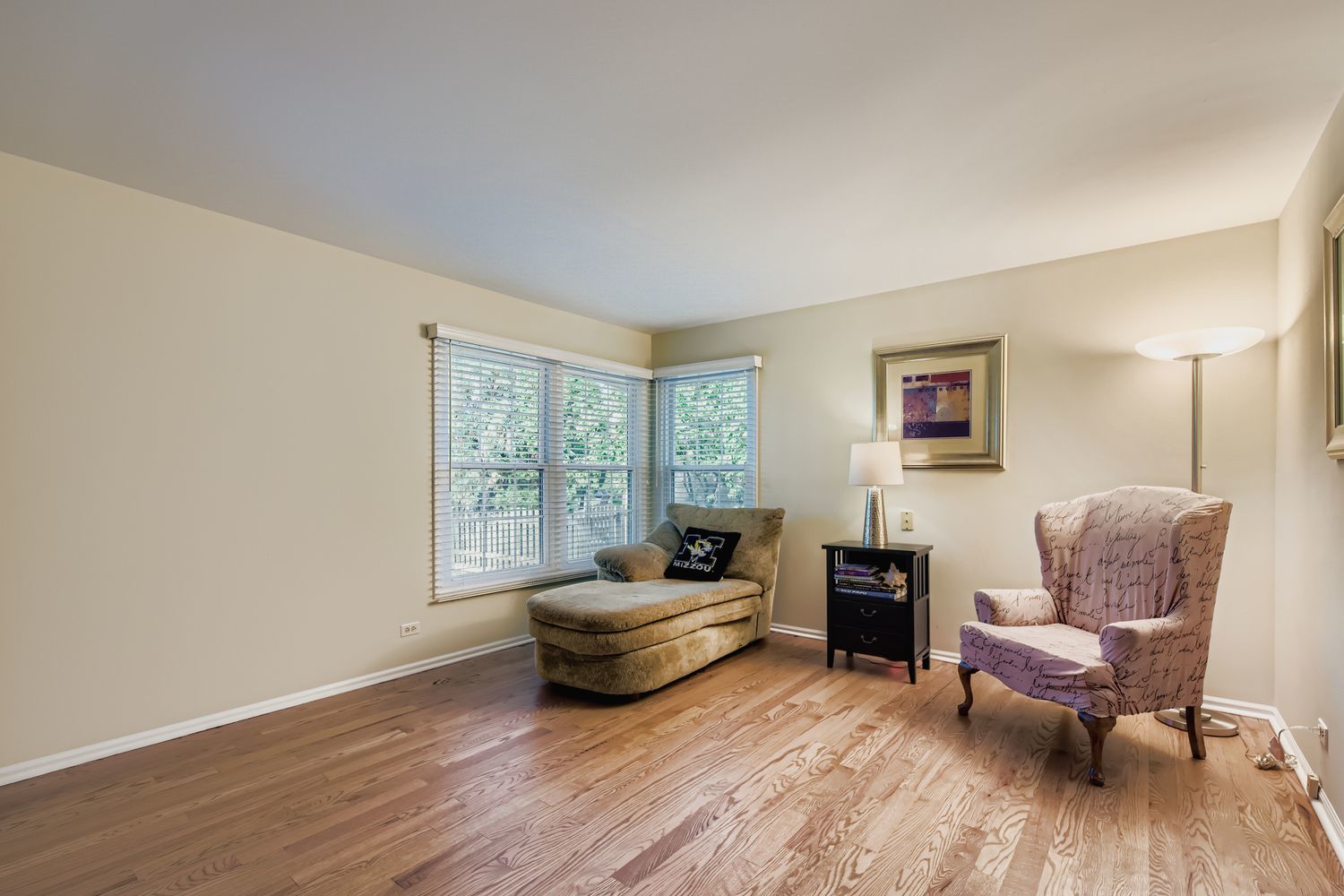 555 Coventry Lane, Buffalo Grove, IL 60089