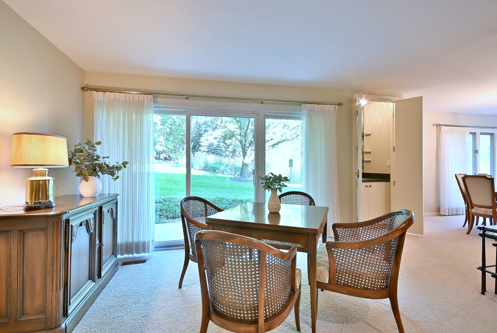 1 Oak Brook Club Drive #A105, Oak Brook, IL 60523