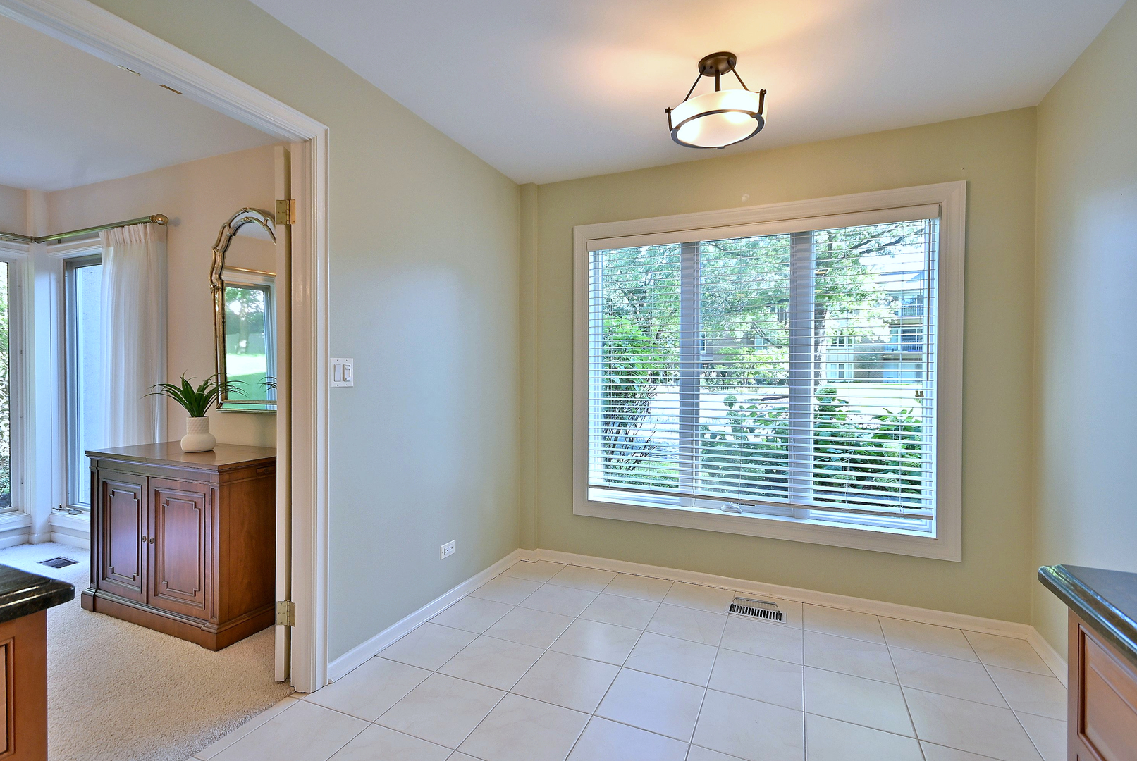 1 Oak Brook Club Drive #A105, Oak Brook, IL 60523