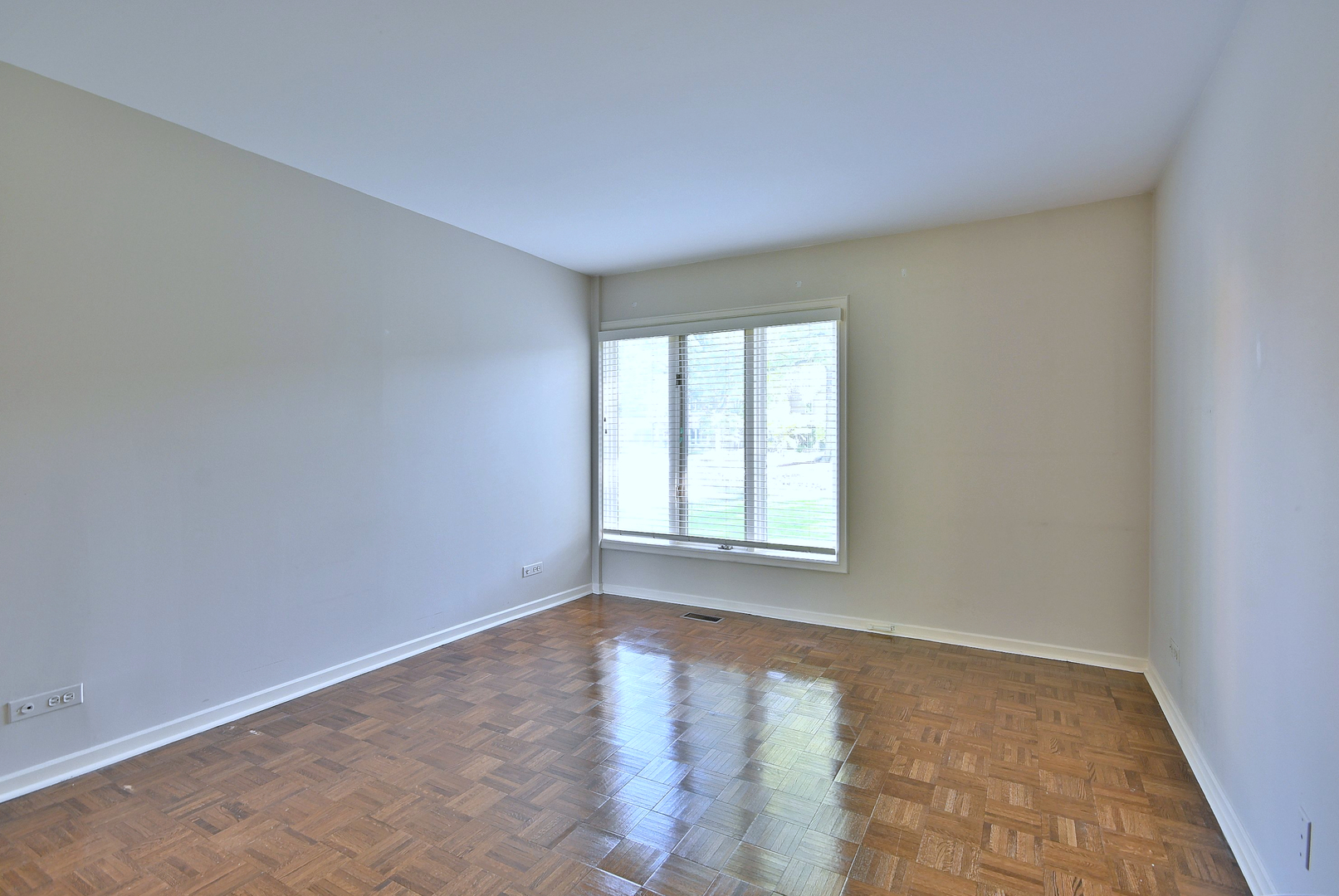 1 Oak Brook Club Drive #A105, Oak Brook, IL 60523
