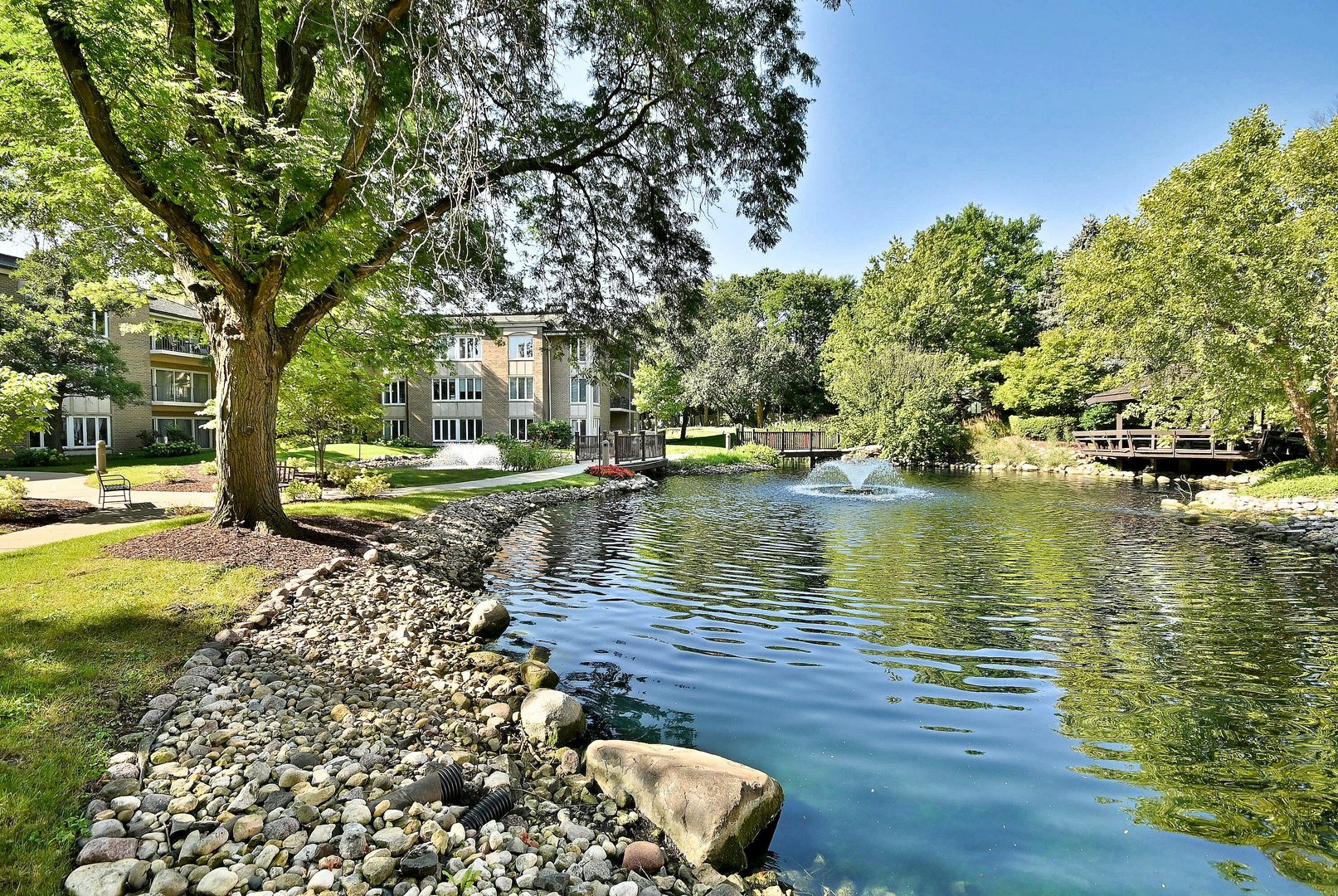 1 Oak Brook Club Drive #A105, Oak Brook, IL 60523