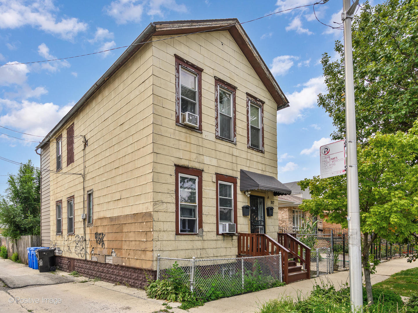917 W 34th Place, Chicago, IL 60608