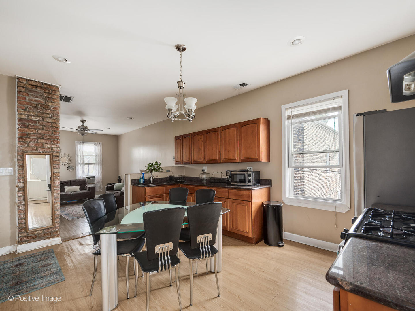 917 W 34th Place, Chicago, IL 60608