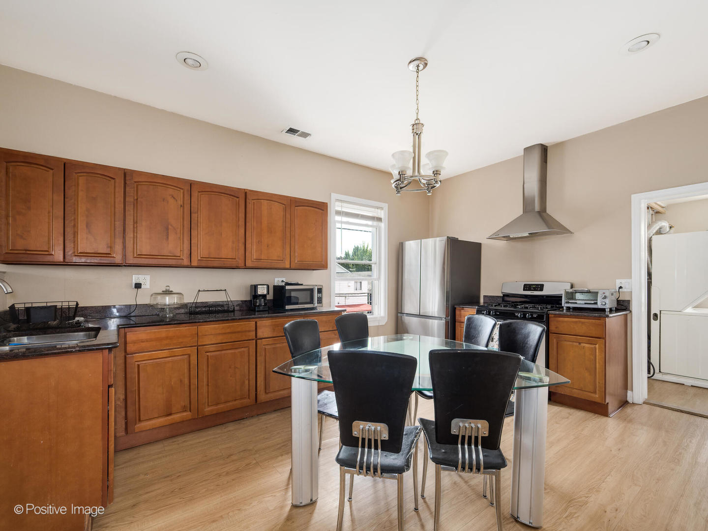 917 W 34th Place, Chicago, IL 60608