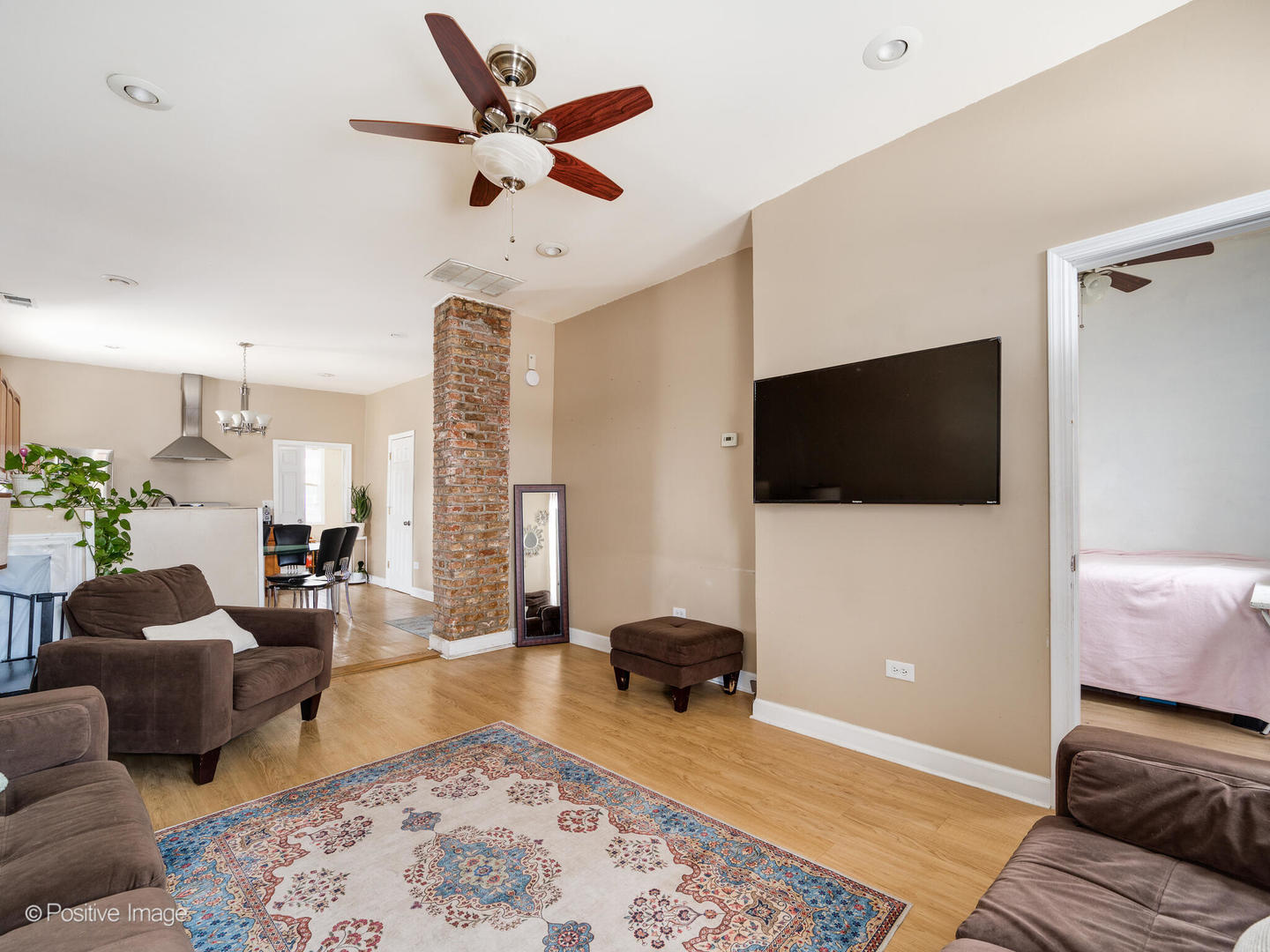 917 W 34th Place, Chicago, IL 60608