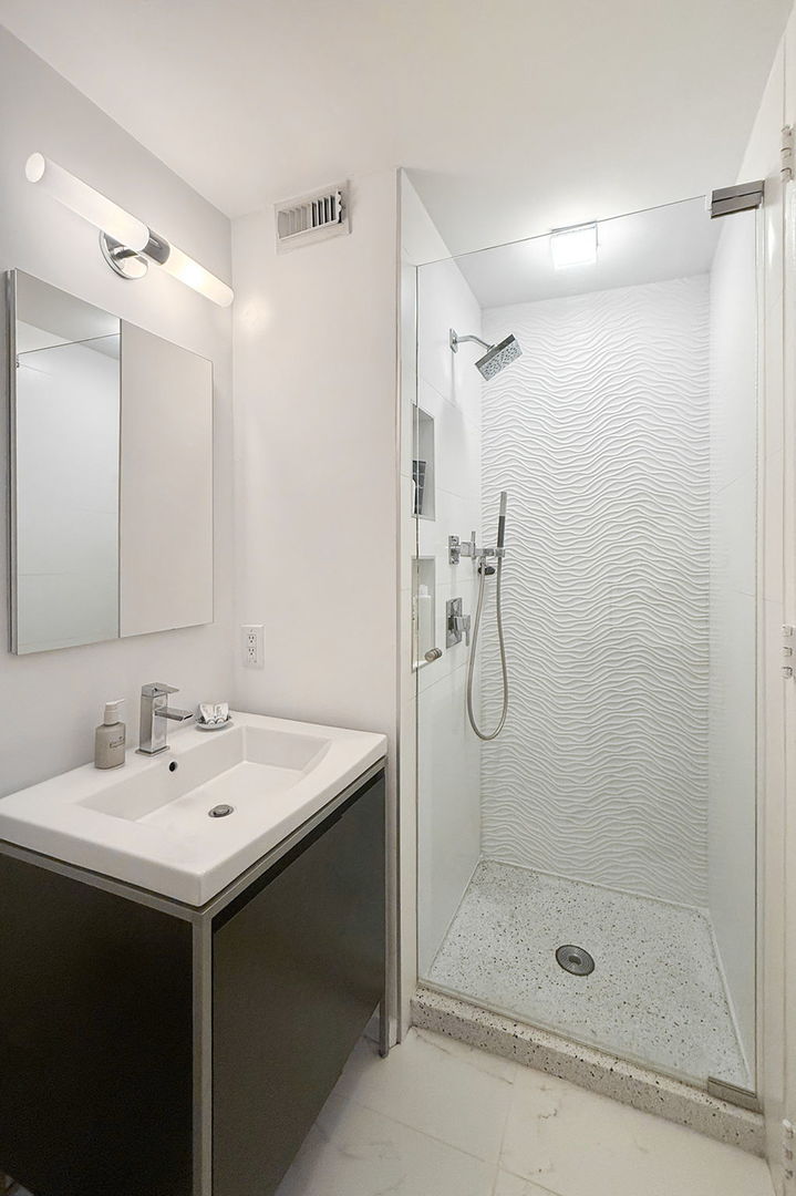 330 W DIVERSEY Avenue #1908, Chicago, IL 60657