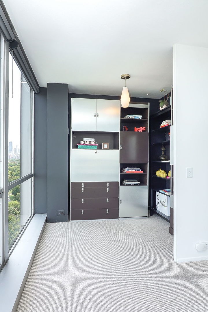 330 W DIVERSEY Avenue #1908, Chicago, IL 60657