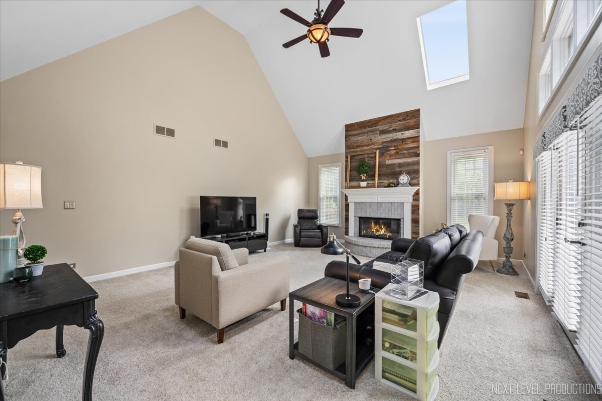 2321 Courtland Court, Aurora, IL 60502