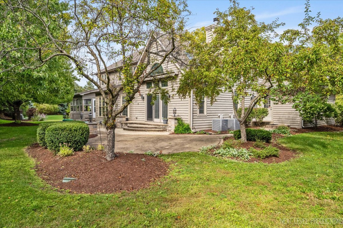2321 Courtland Court, Aurora, IL 60502