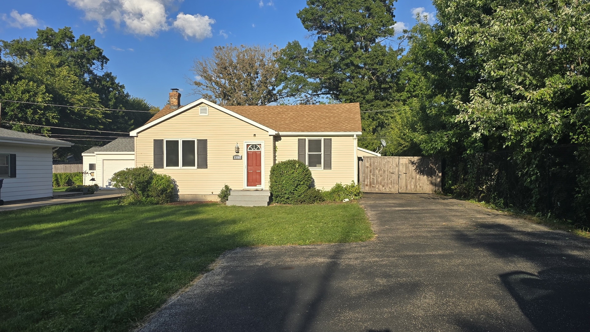 33181 N Valley View Drive, Grayslake, IL 60030