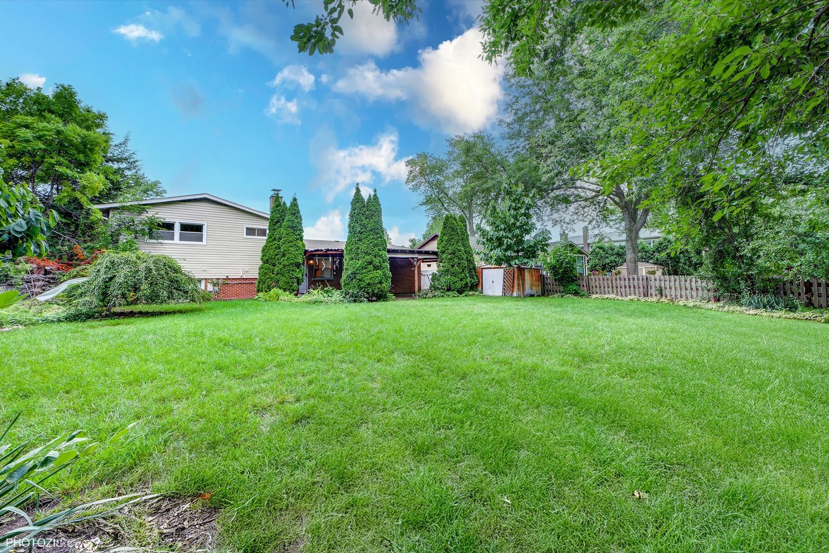 2522 N Chestnut Avenue, Arlington Heights, IL 60004