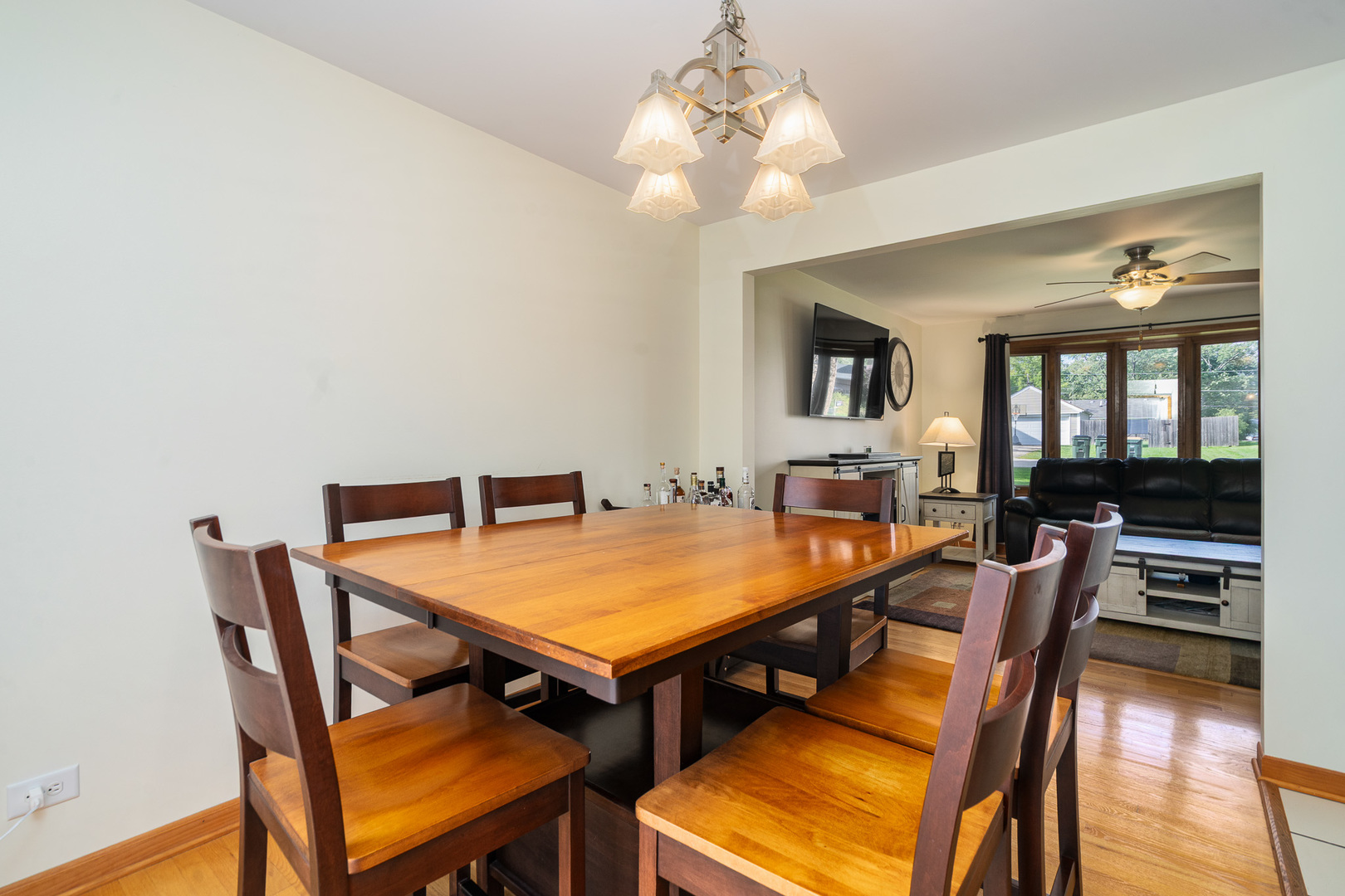 28W605 Barnes Avenue, West Chicago, IL 60185