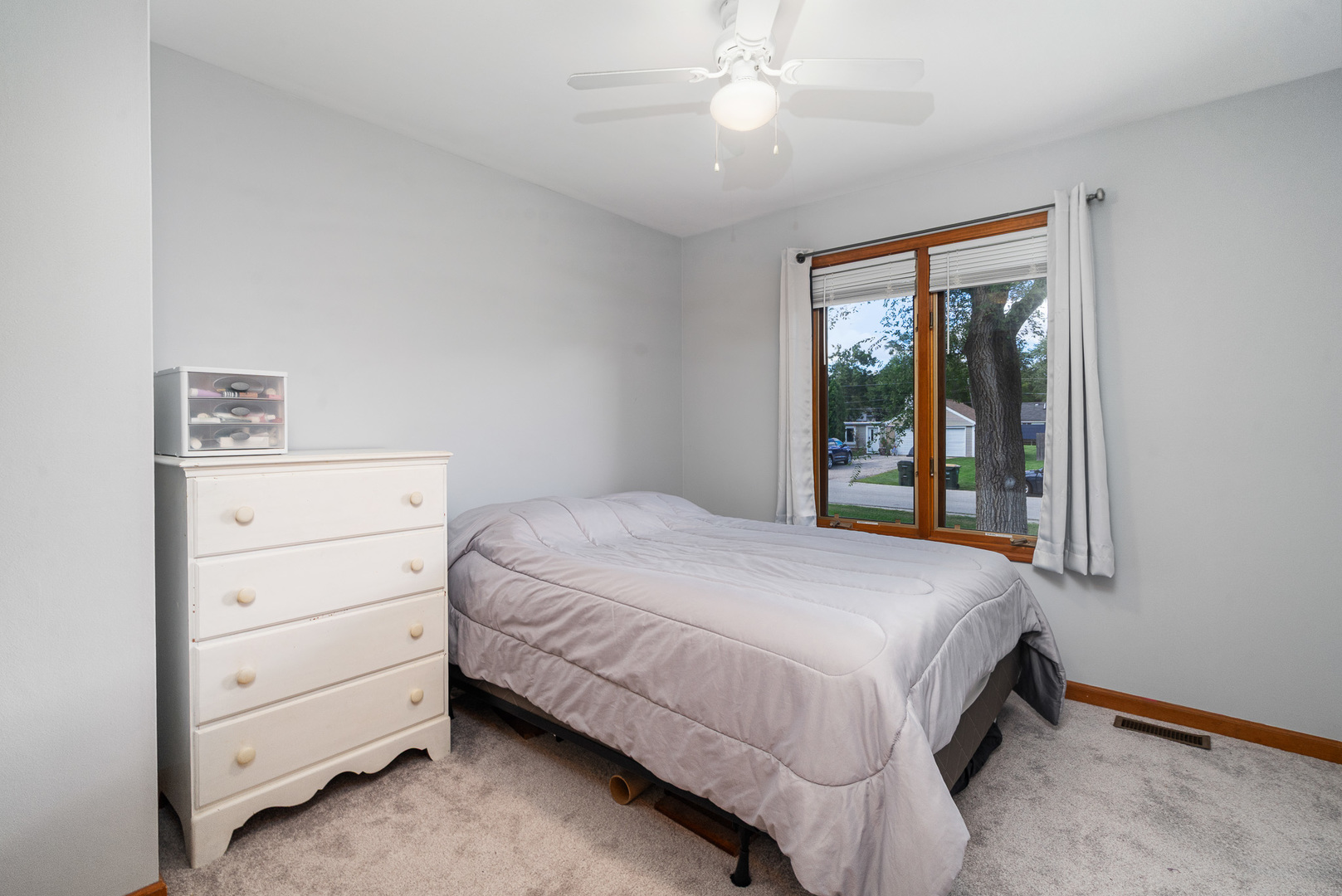 28W605 Barnes Avenue, West Chicago, IL 60185