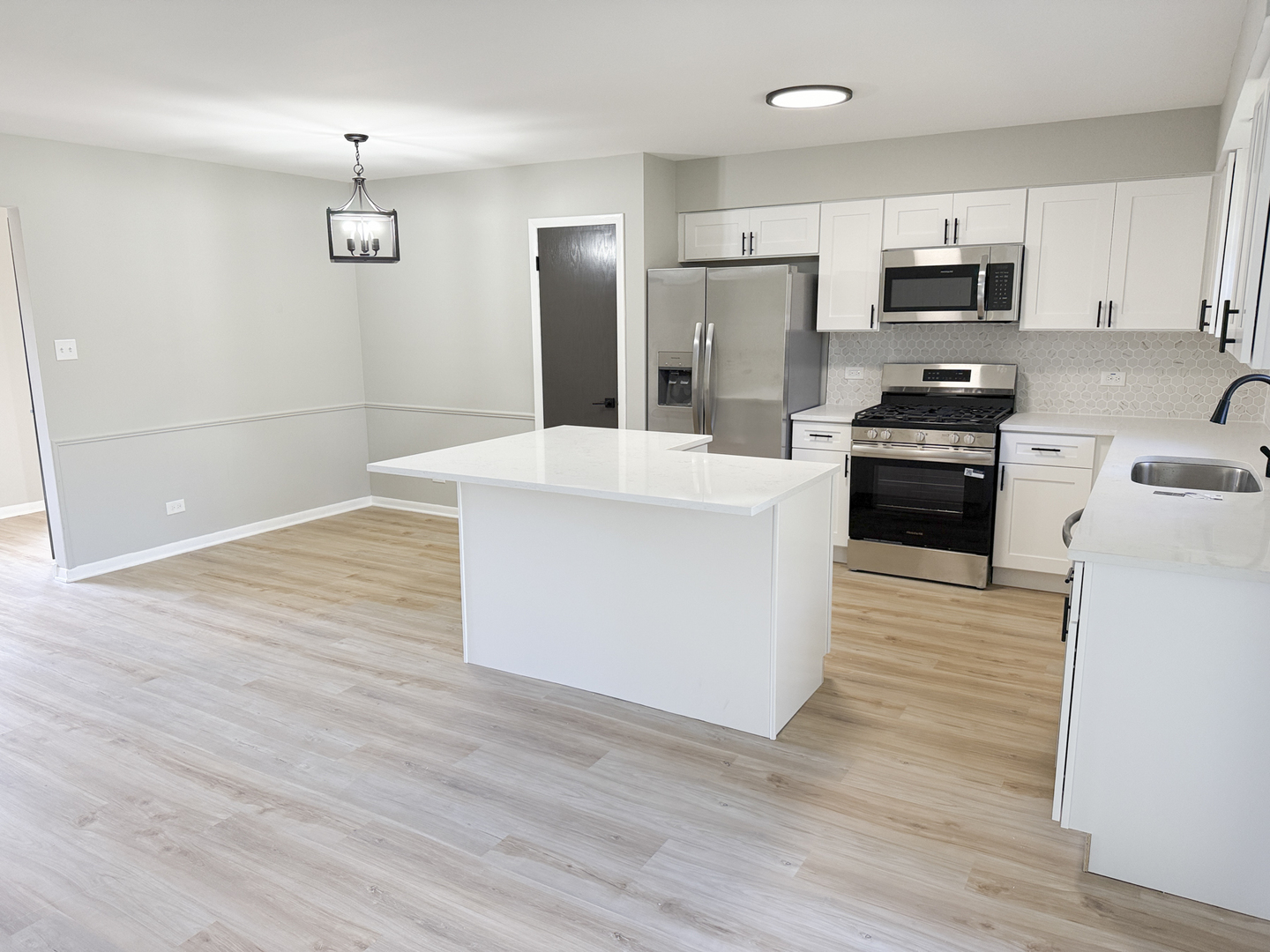 823 Bradoc Street, Chicago Heights, IL 60411