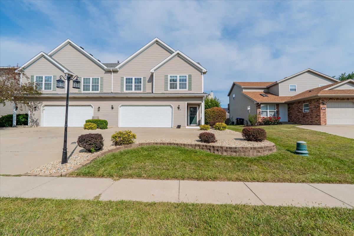 1508 Martin Luther King Drive, Bloomington, IL 61701