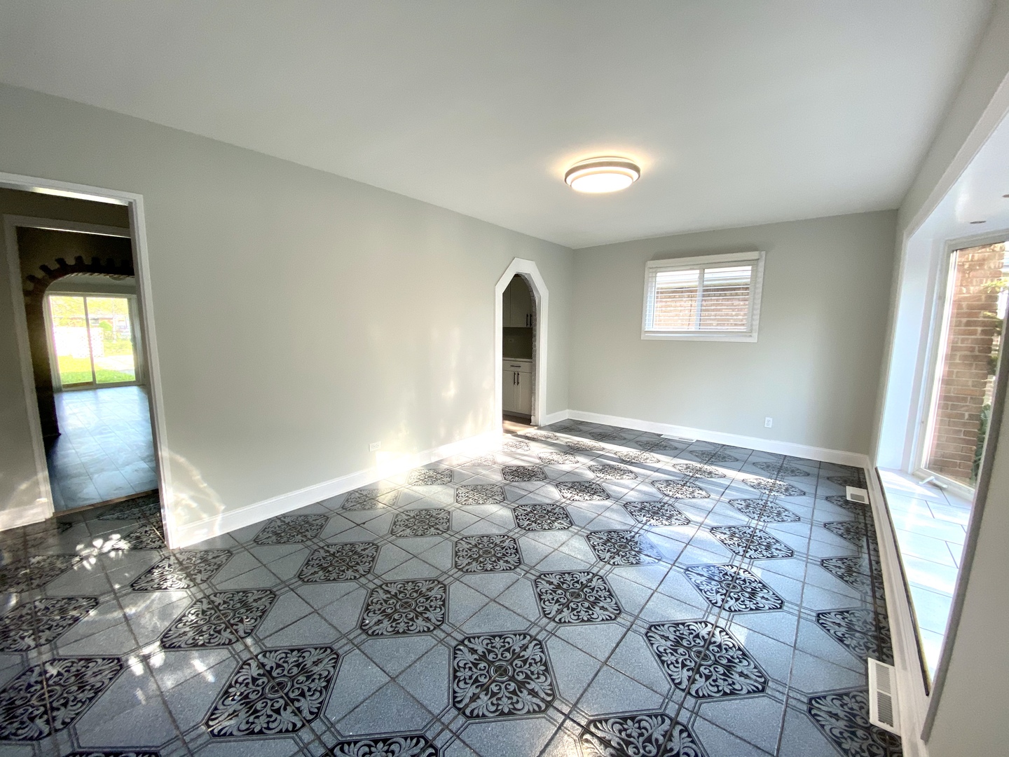 17333 Chicago Avenue, Lansing, IL 60438
