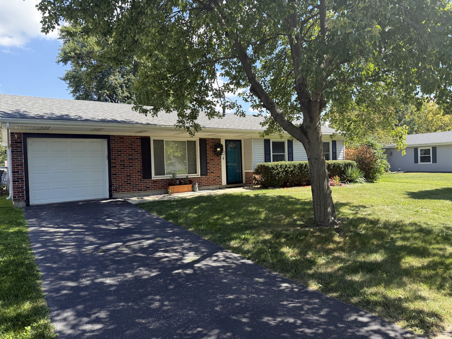 230 Delaware Drive, Bolingbrook, IL 60440