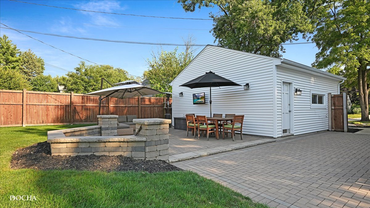 236 W SUNSET Avenue, Lombard, IL 60148