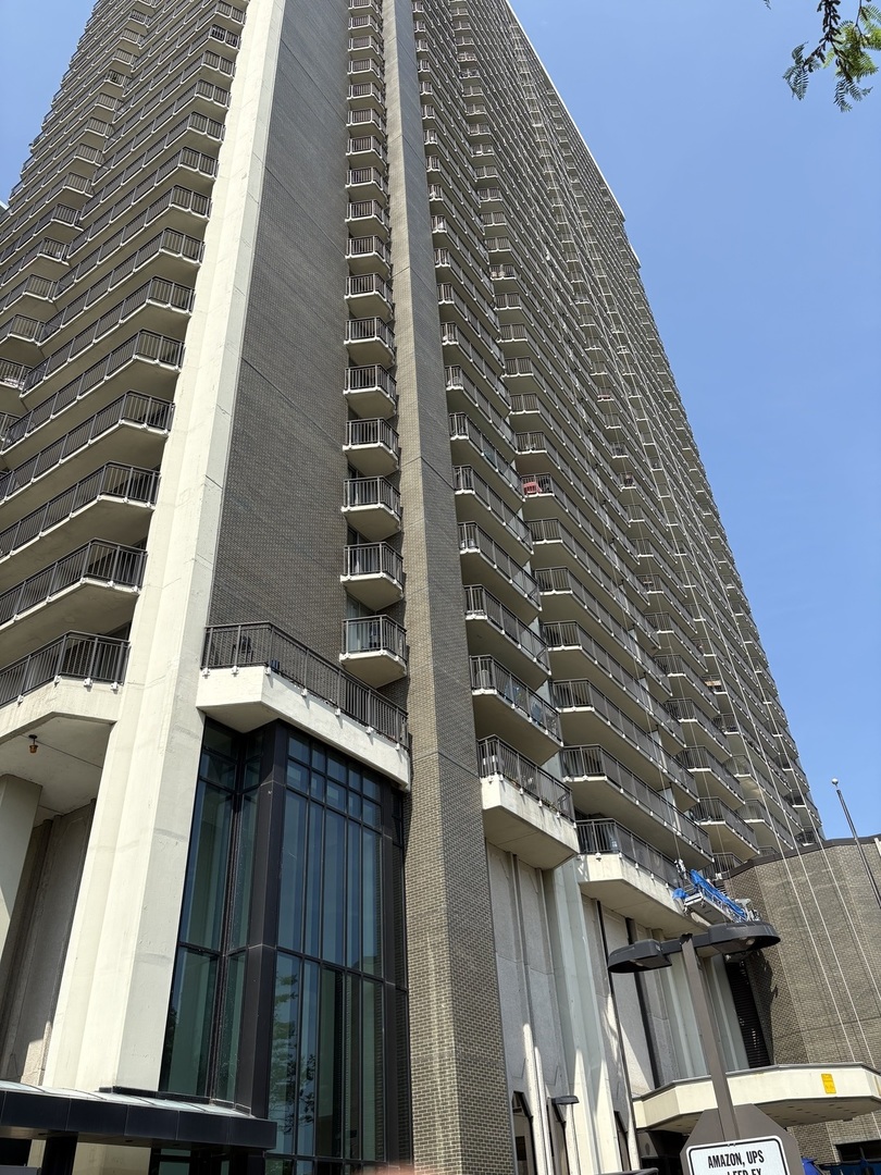 6007 N Sheridan Road #24H, Chicago, IL 60660