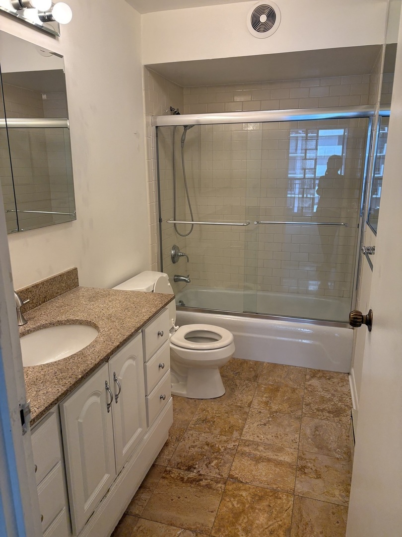 6007 N Sheridan Road #24H, Chicago, IL 60660