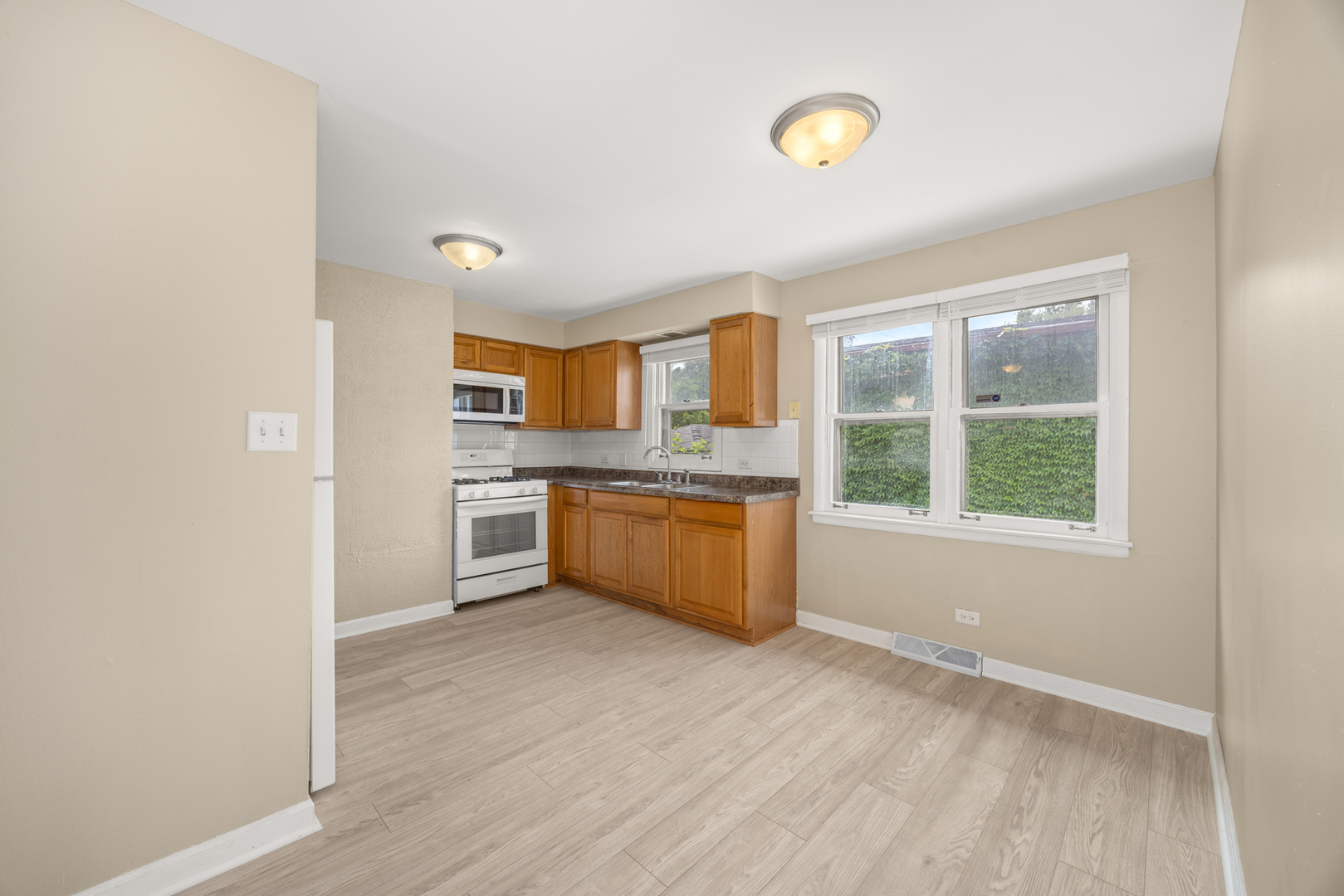 544 W 16th Place, Chicago Heights, IL 60411