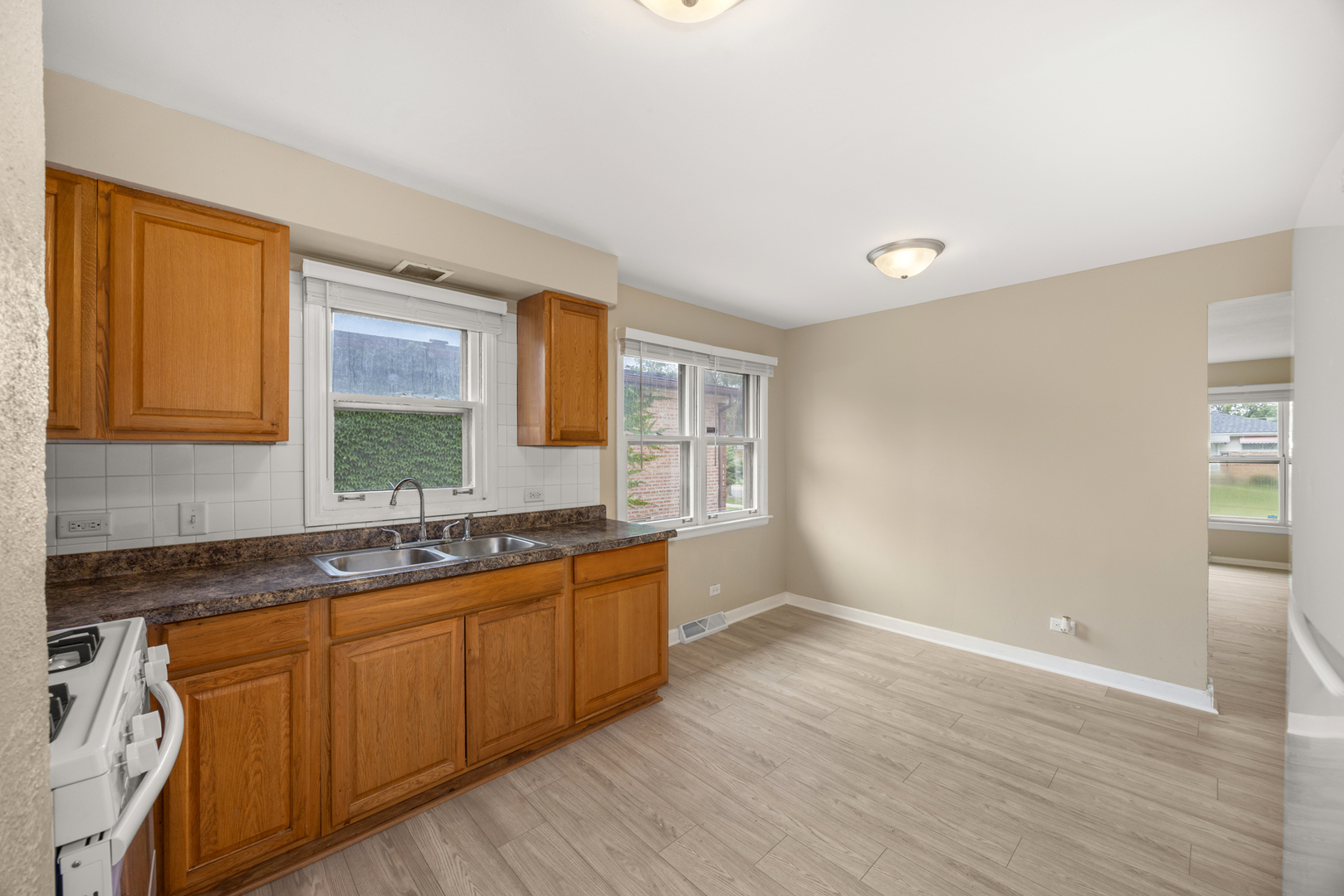544 W 16th Place, Chicago Heights, IL 60411